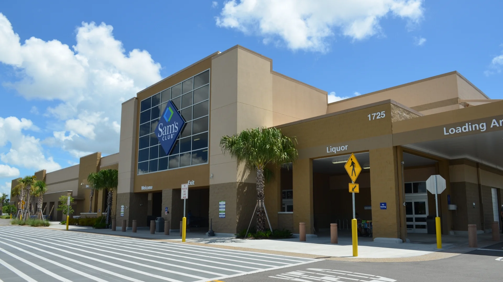 Sam's Club building exterior