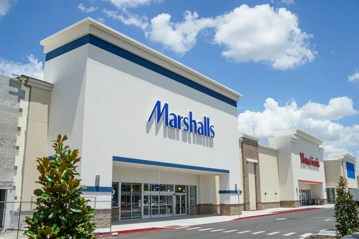 angled view of Marshalls and Home Goods storefronts