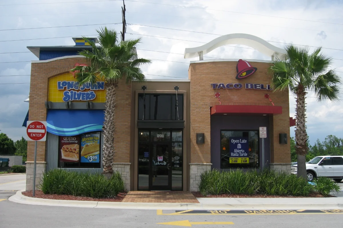 Taco Bell and Long John Silvers restaurant exterior