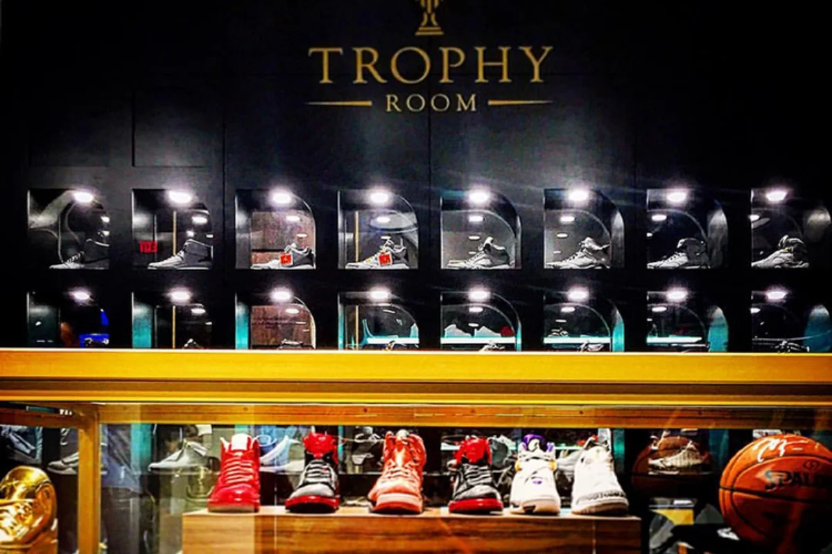 sneaker display