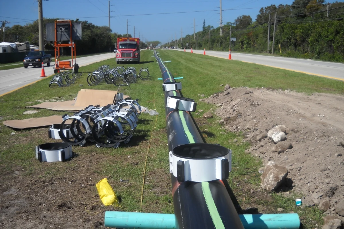 new large underground water pipes