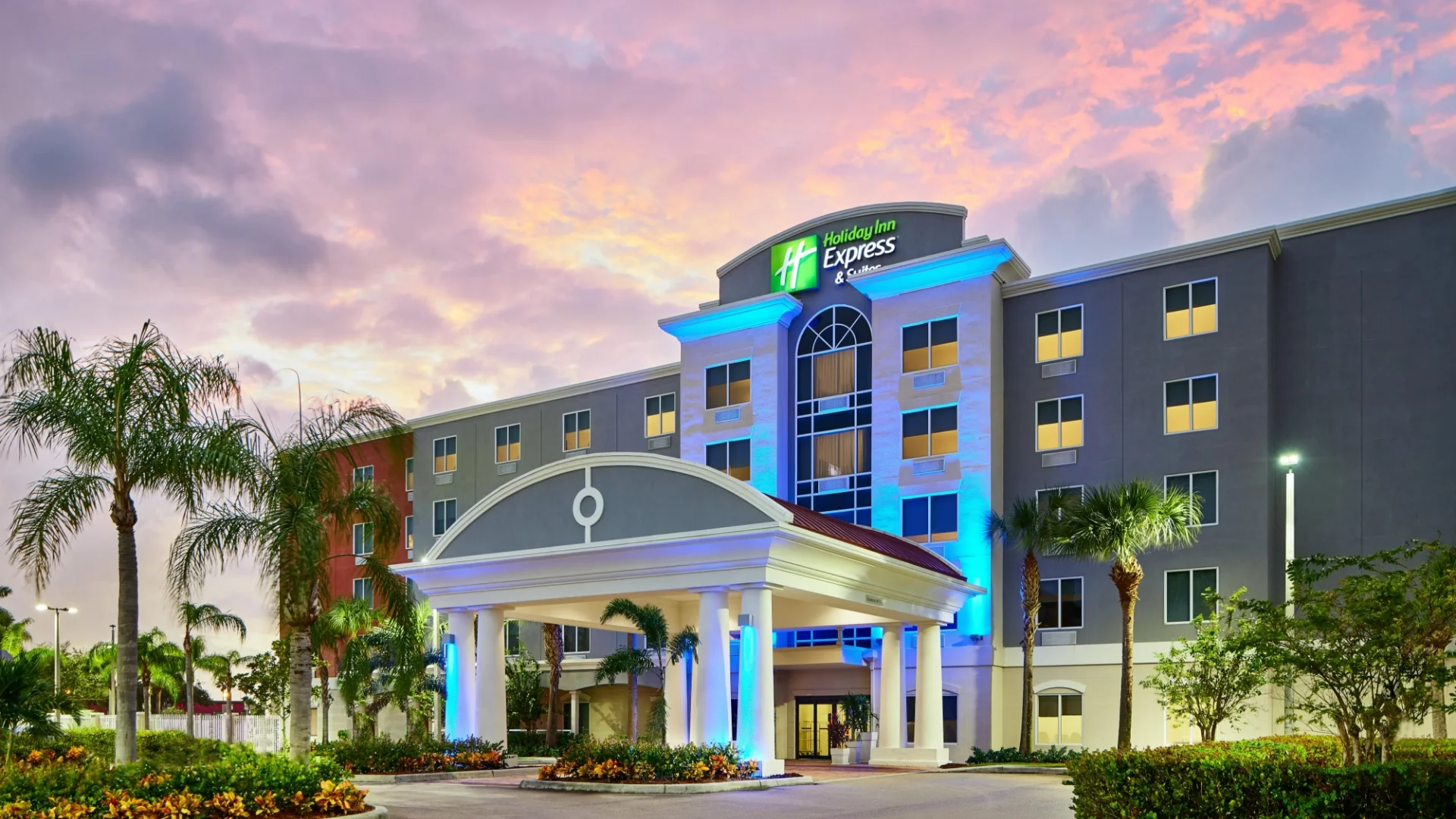 Holiday Inn Express hotel building front exterior