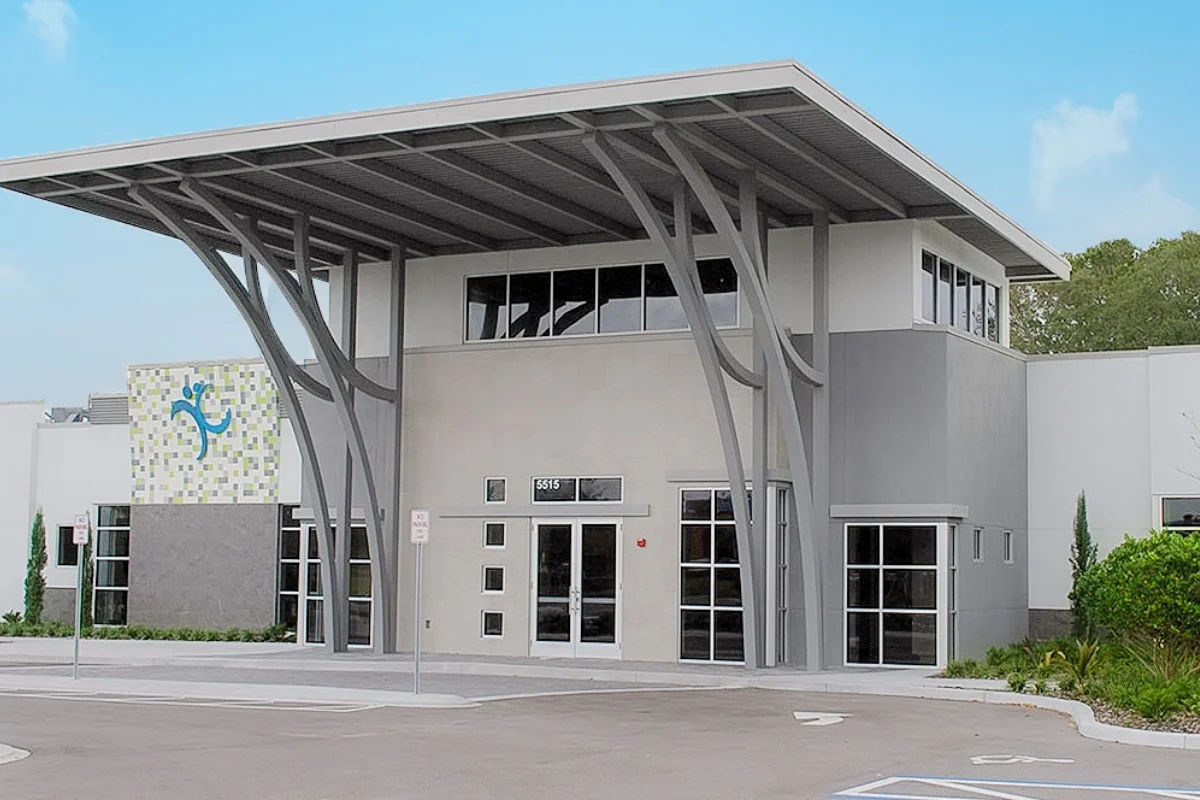 Kandor Dental Spa building entrance exterior