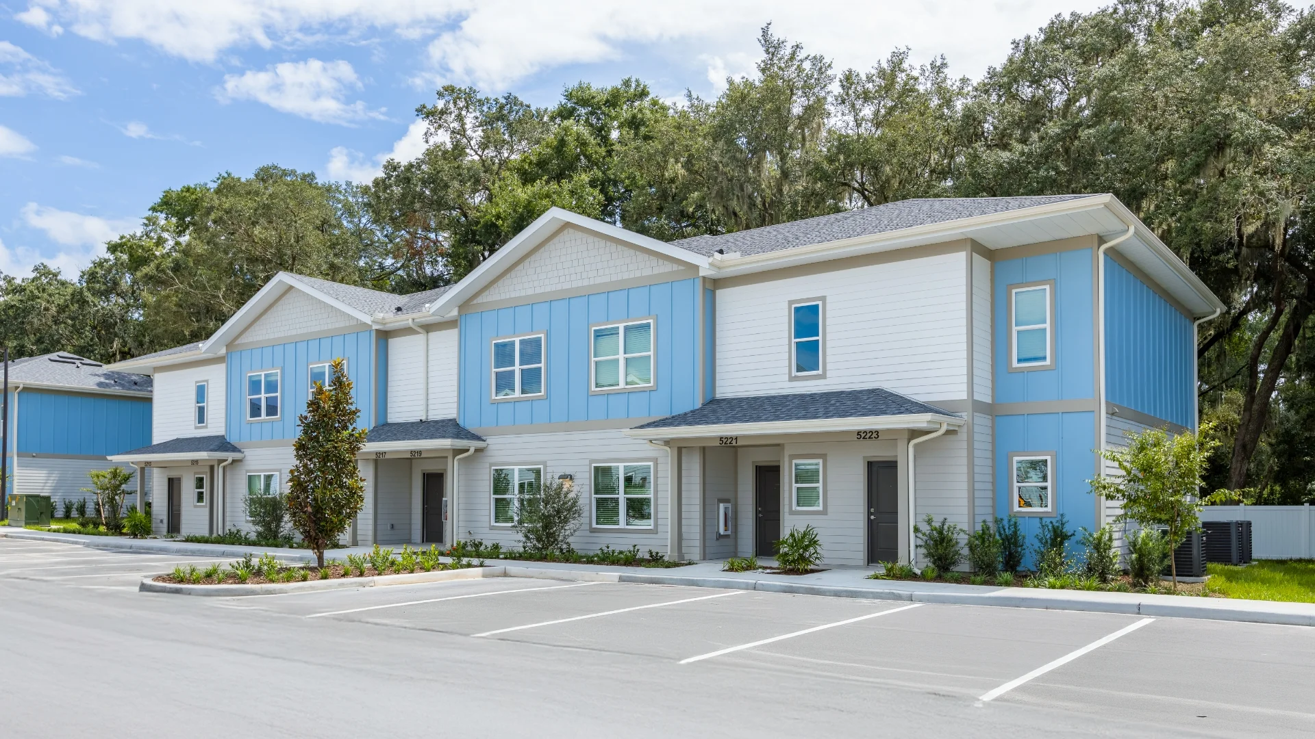 Magnolia Powell building exterior and parking lot