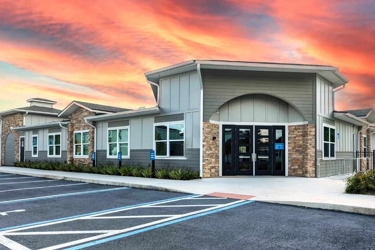 Solamar at Wildwood building exterior and parking lot