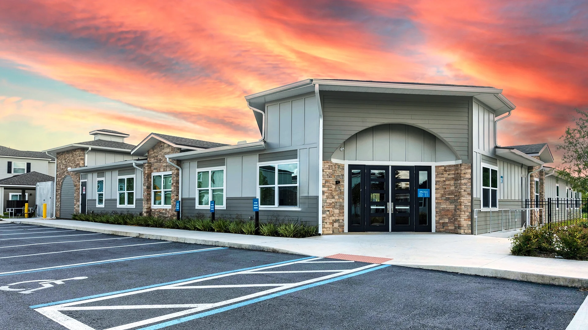 Solamar at Wildwood building exterior and parking lot