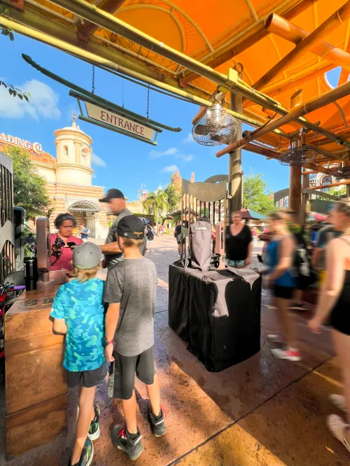 Universal Entry Podium
