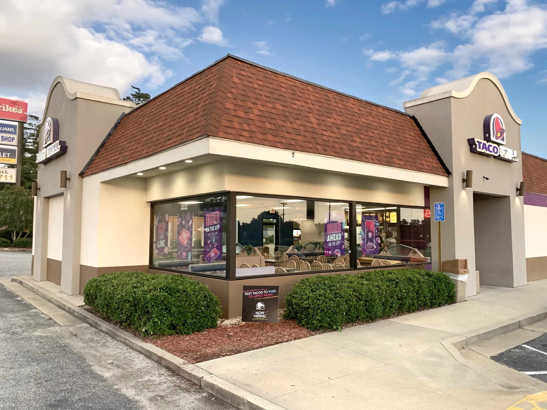taco bell front